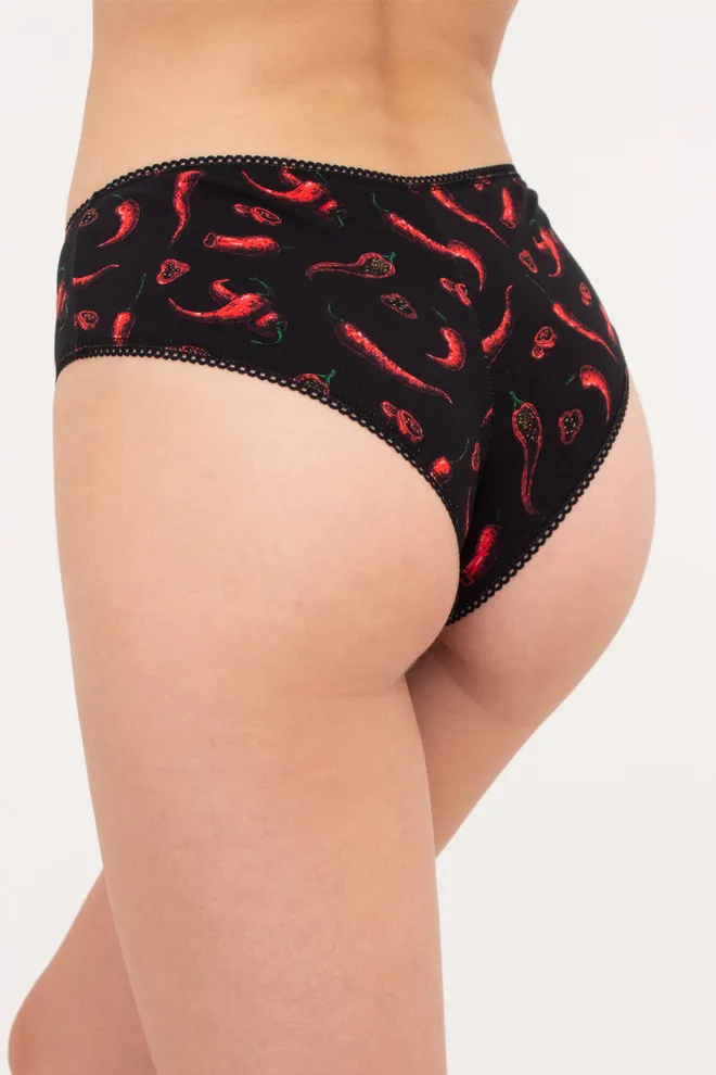 Женские трусики бразилиана с принтом перцев BUNTARKA PRINT 2232/60 (black/peppers), черный