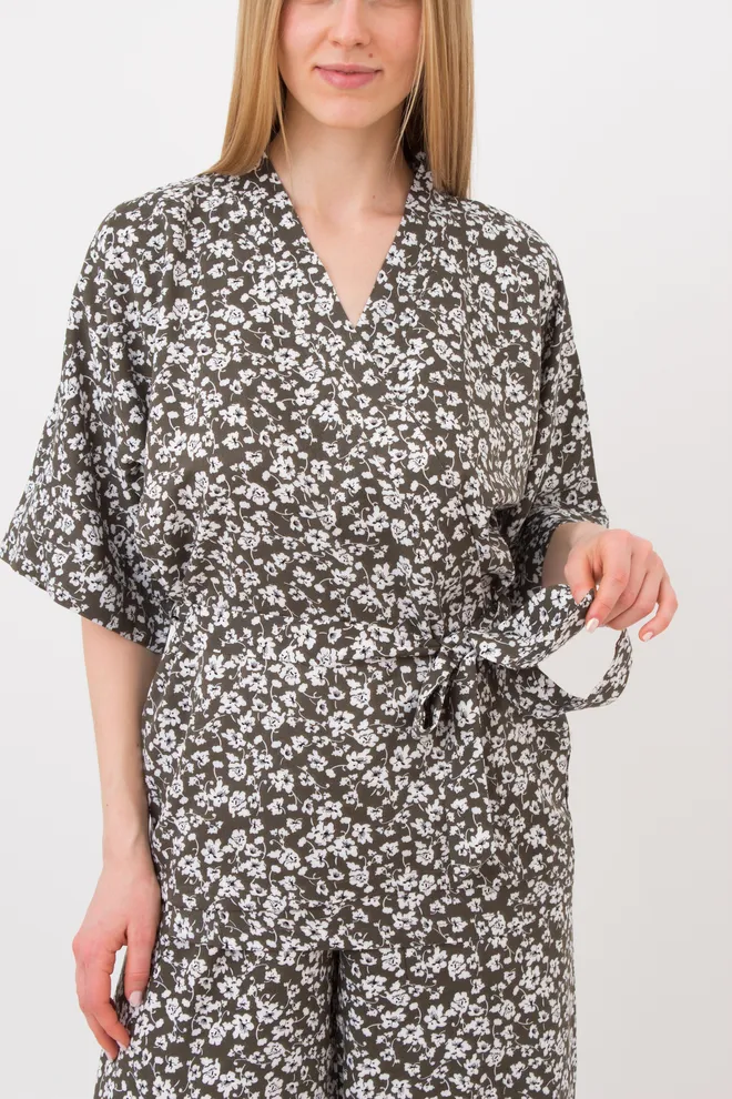 Костюм женский жакет и свободные штаны WILDFLOWERS 5601/040 Giulia (khaki), зеленый