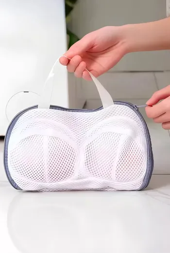 Сетка для стирки бюстгальтеров с фиксацией чашек Сетка для стирки бюстгальтеров с фиксацией чашек