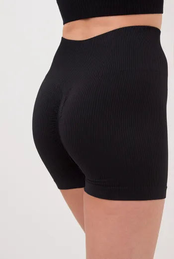 Жіночі безшовні шорти в рубчик з пуш-ап ефектом SHORTS RIB SHAPE Giulia (black), чорний