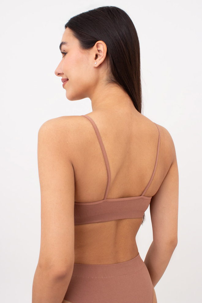Безшовний топ в рубчик на тонких бретелях CAMI TOP RIB Giulia (mokko), коричневий