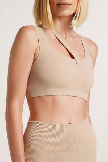 Топ с асимметричными бретелями IND TOP RIB GIULIA x Lichi by Lichi (nude), бежевый Топ с асимметричными бретелями IND TOP RIB GIULIA x Lichi by Lichi (nude), бежевый