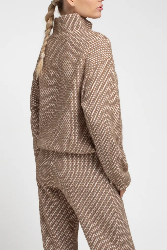 Костюм из свитера и штанов SOFTCORE 5816/290 Giulia (cocoa cupcake/white), коричневый/белый