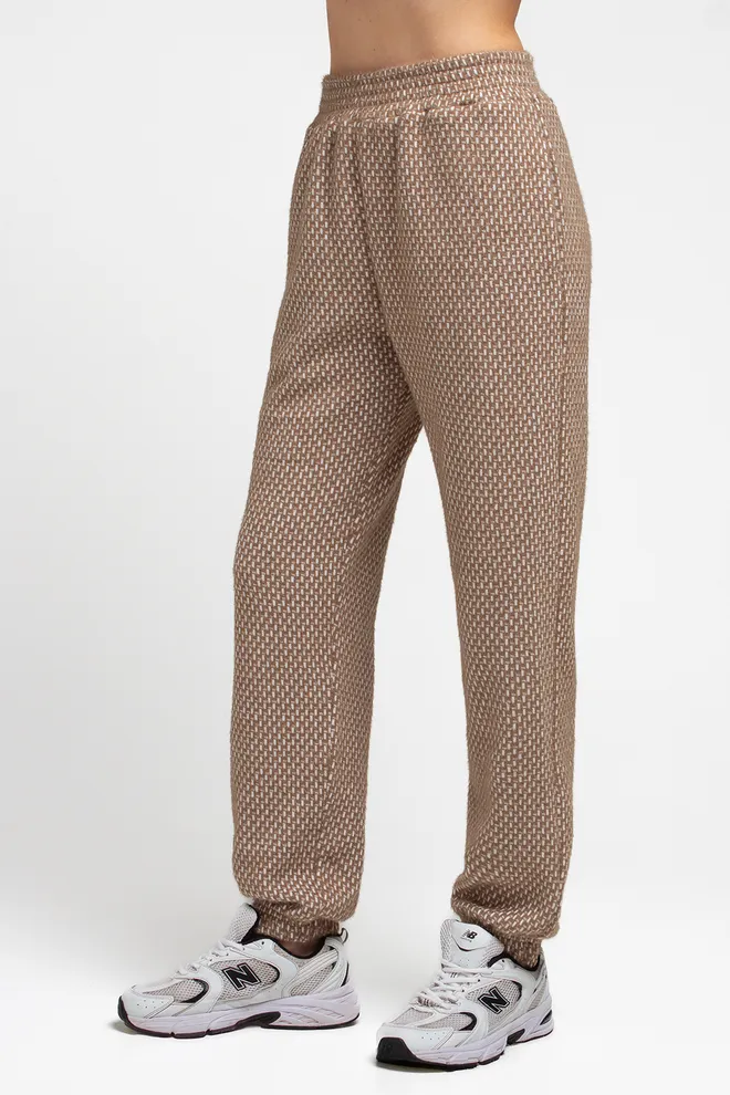 Костюм из свитера и штанов SOFTCORE 5816/290 Giulia (cocoa cupcake/white), коричневый/белый