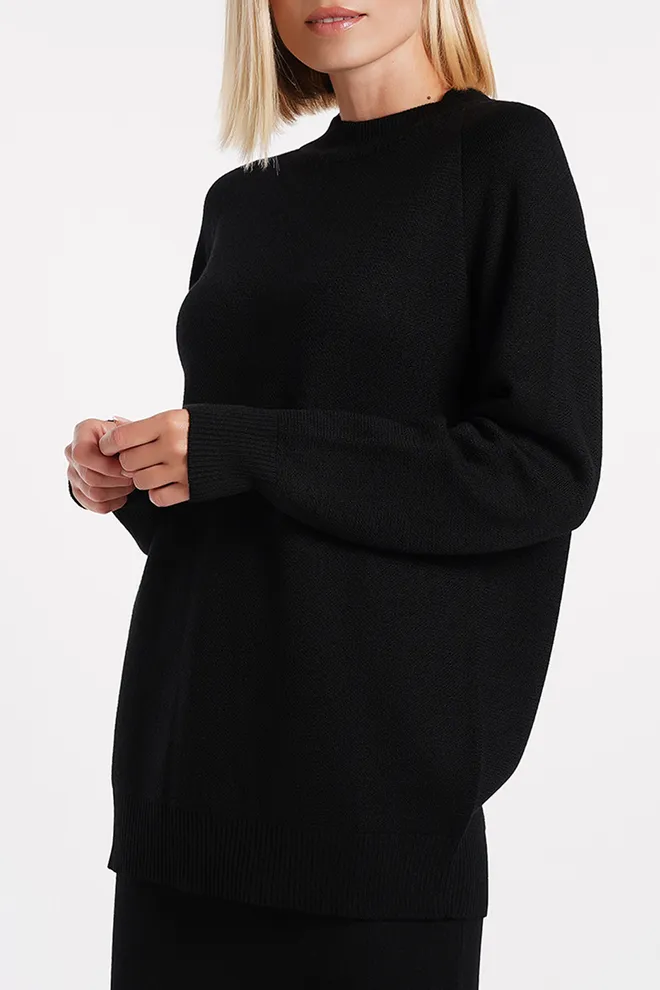 Джемпер удлиненный из шерсти мериноса FREYJA 4421/230 Giulia (black), черный