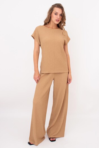 Комплект з жатої тканини (футболка та штани) WHISPERED FOLDS 5123/260 Giulia (dark beige), бежевий Комплект з жатої тканини (футболка та штани) WHISPERED FOLDS 5123/260 Giulia (dark beige), бежевий