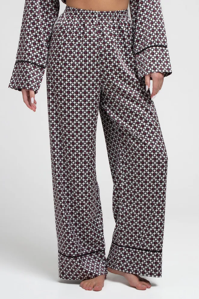 Шелковая пижама NOIRE 5507/050 Giulia (white/crushed berry rhomb), белый/бордовый