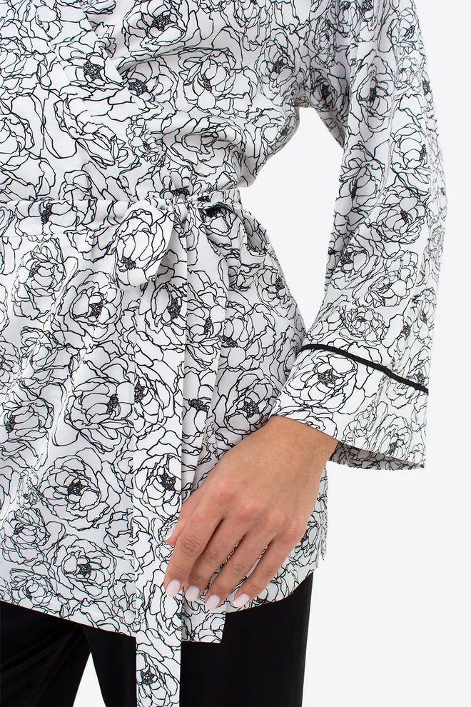 Жіноча шовкова піжама з жакетом та штанами в піони BLOSSOM VEIL 5604/050 Giulia (peony sketch white/black), білий/чорний