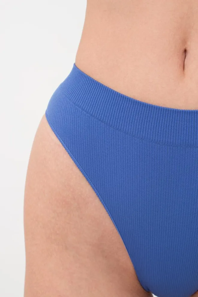 Безшовні трусики бразиліана в рубчик Brasilian Briefs Rib Giulia (skydiver)