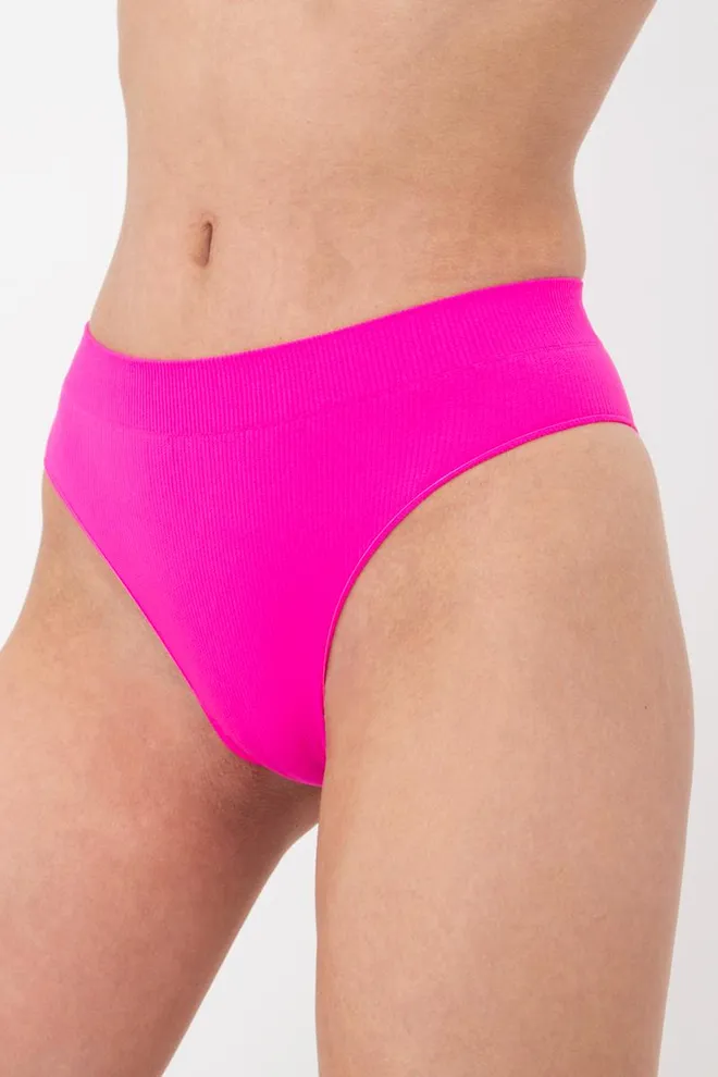 Безшовні трусики бразиліана в рубчик Brasilian Briefs Rib Giulia (pink neon)