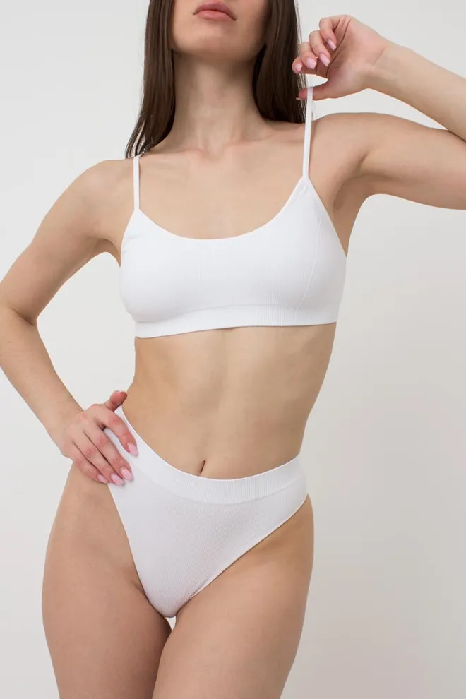 Безшовний топ в рубчик на тонких бретелях CAMI TOP RIB Giulia (white), білий