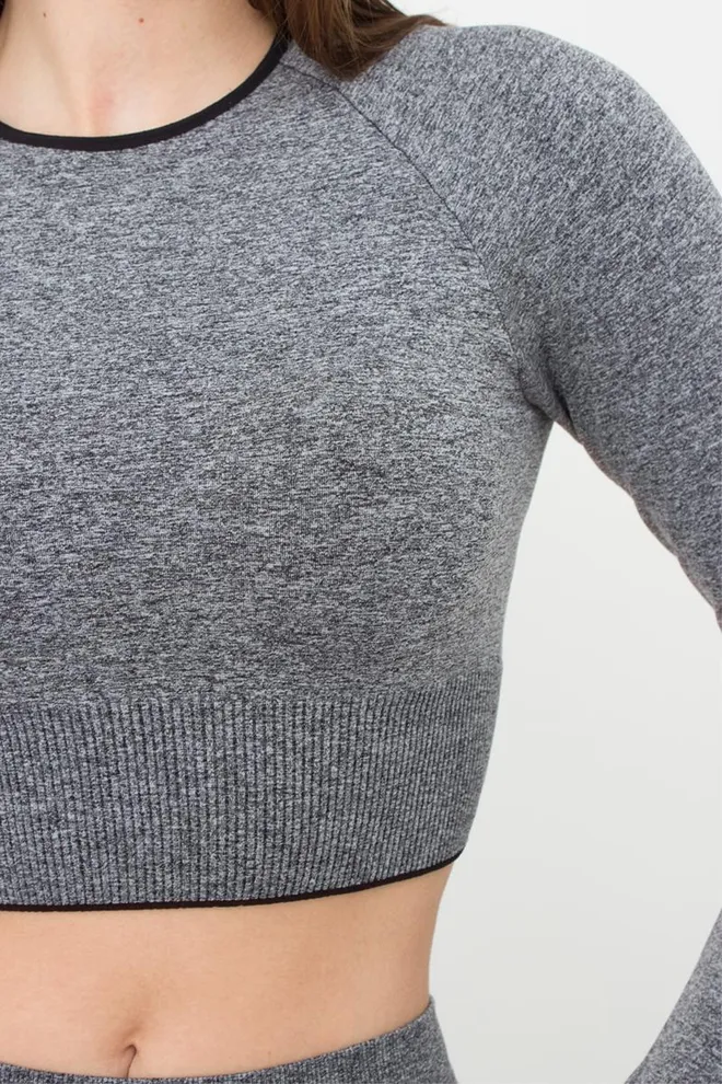 Спортивний топ вкорочений із розрізом на рукаві Crop Top Sport Melange Giulia (nero), чорний