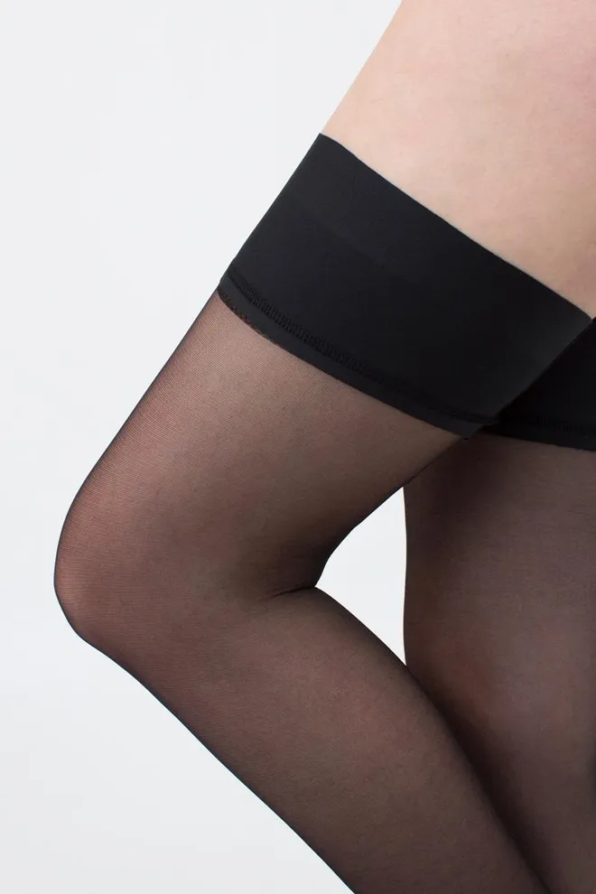 Панчохи на силіконовій резинці Desire 20 den model 1 Giulia (nero)