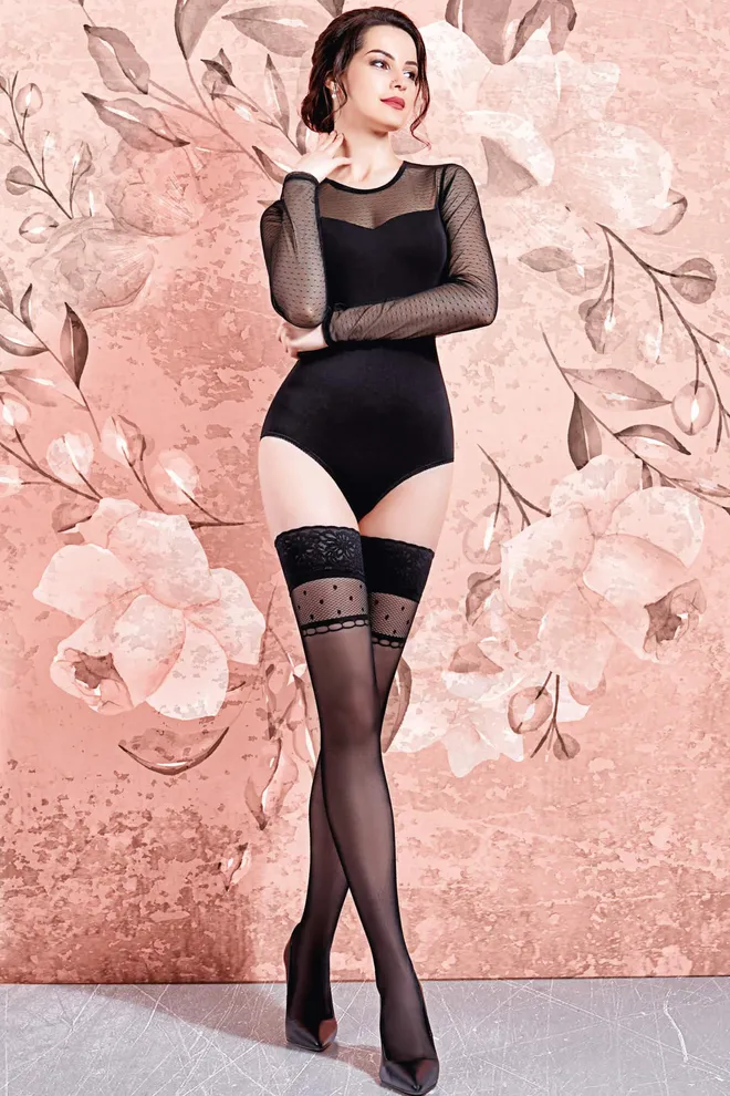 FLIRT 20 model 1 Фантазийные чулки с самоудерживающимся кружевом TM GIULIA  (nero)