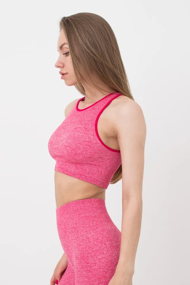 Бесшовный топ в рубчик на широких бретелях Halter Top Rib Melange Giulia (viva magenta)