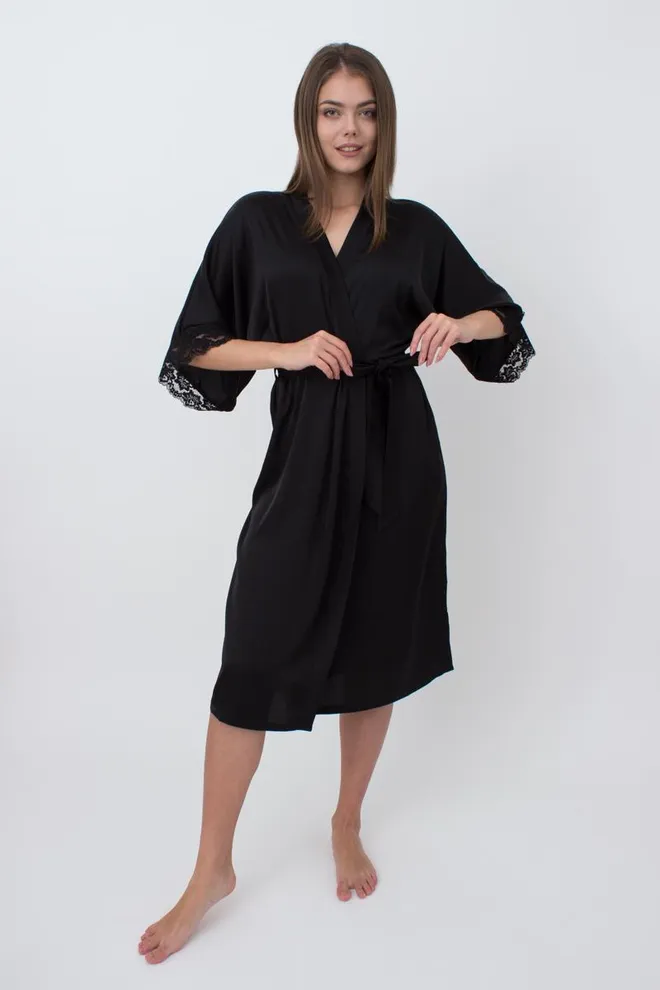 Халат жіночий на запа́х з мереживом на рукавах HELENA 7214/051 Giulia (black), чорний