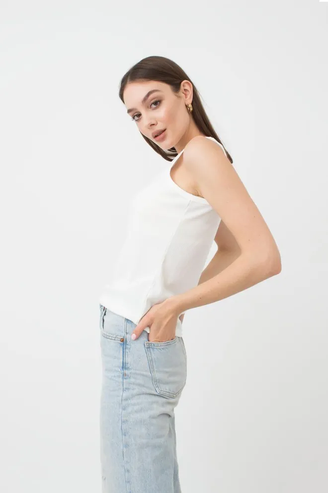 Майка женская в рубчик на широких бретелях Rib casual 3810/010 Giulia (milk)