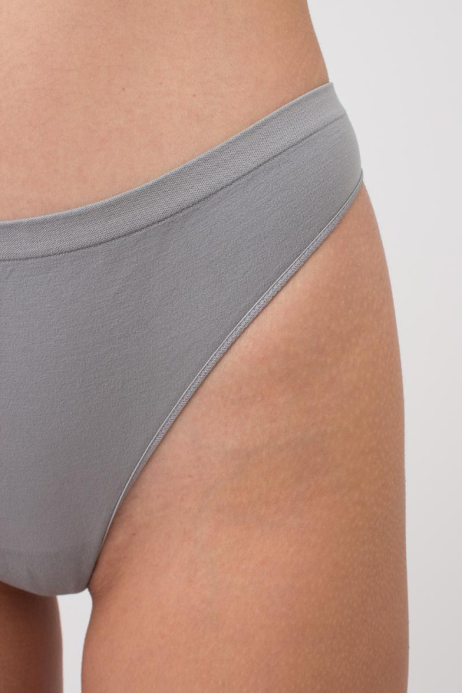 Женские бесшовные трусы стринги String briefs color Giulia (ultimate grey)
