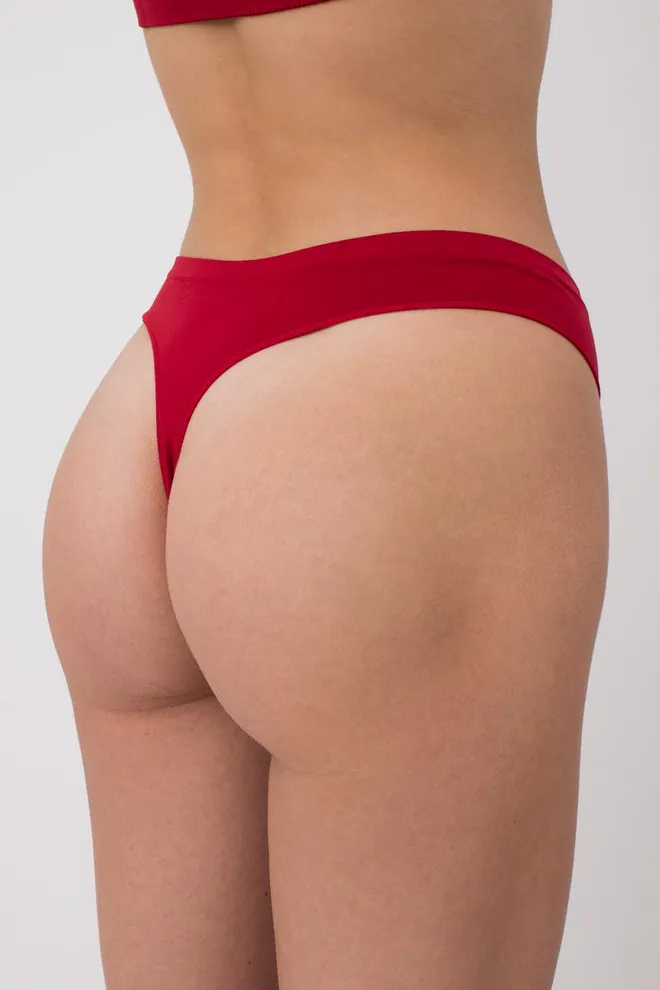 Женские бесшовные трусы стринги String briefs color Giulia (winery), бордовый