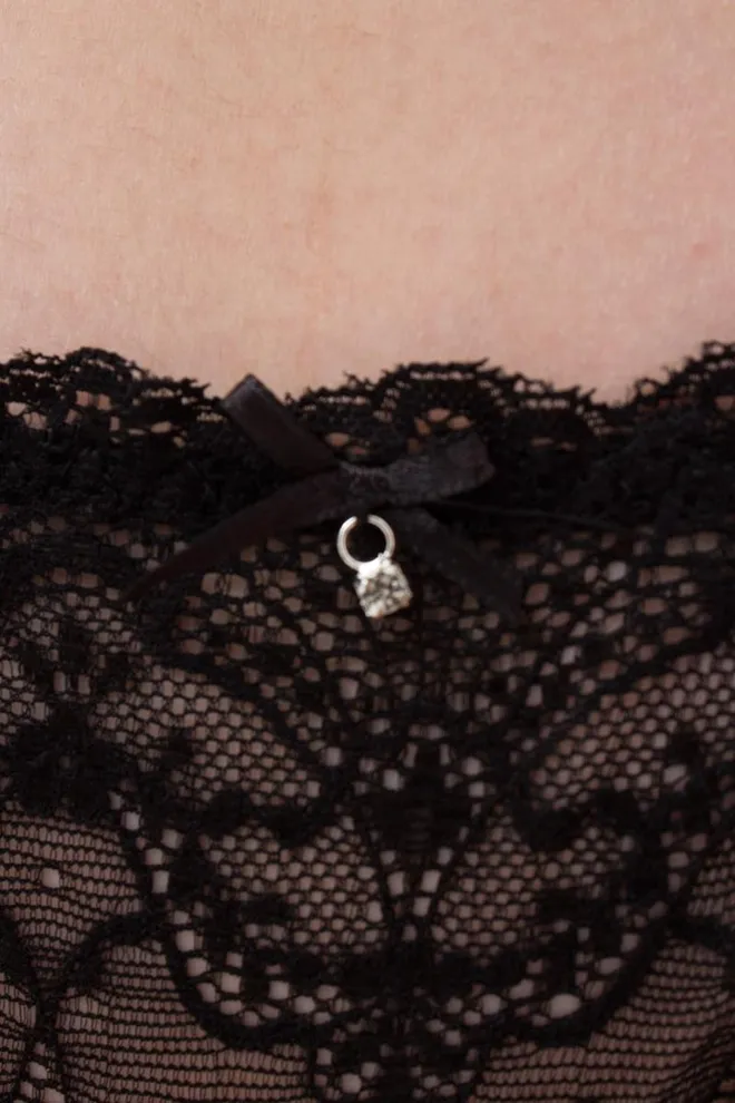 Кружевные трусы стринги Sara 2108/31 Giulia (black)