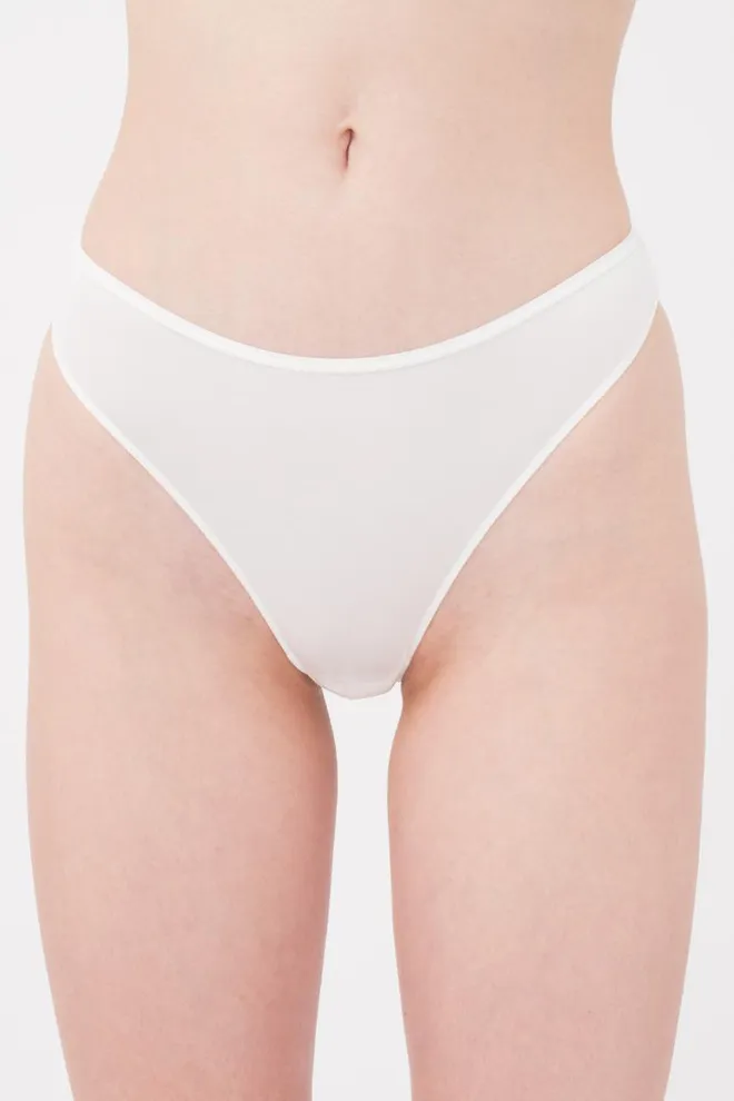 Женские трусы стринги Sentiment 2102/40 Giulia (whisper white)