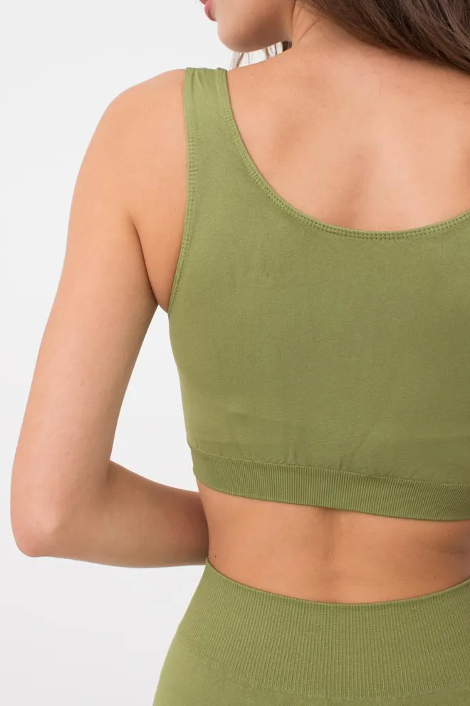Бесшовный топ на широких бретелях Tank top Giulia (olive branch)