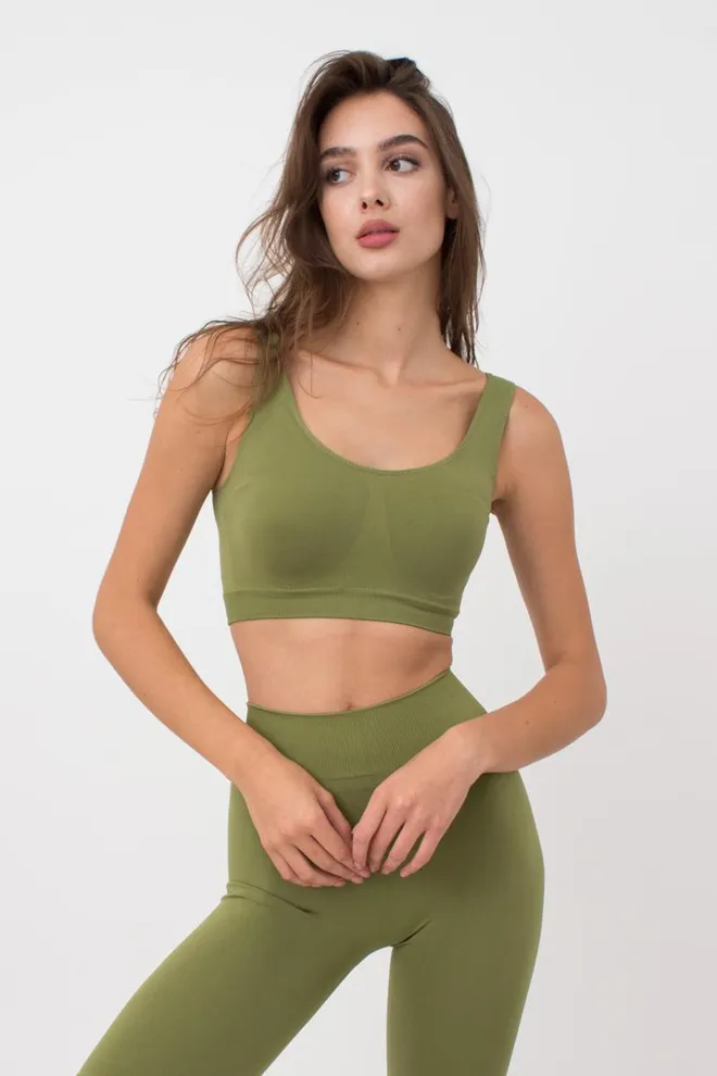 Бесшовный топ на широких бретелях Tank top Giulia (olive branch)