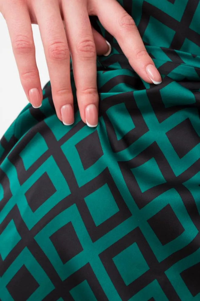 Піжама жіноча на запах із поясом і штанами Tiffany 5506/050 Giulia (green/black)