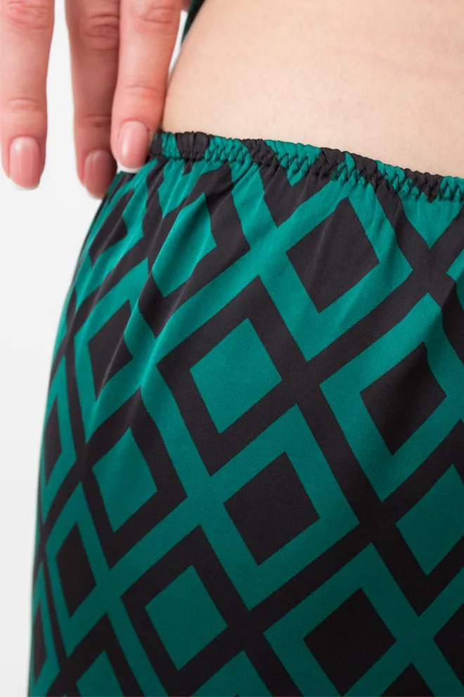 Піжама жіноча на запах із поясом і штанами Tiffany 5506/050 Giulia (green/black)