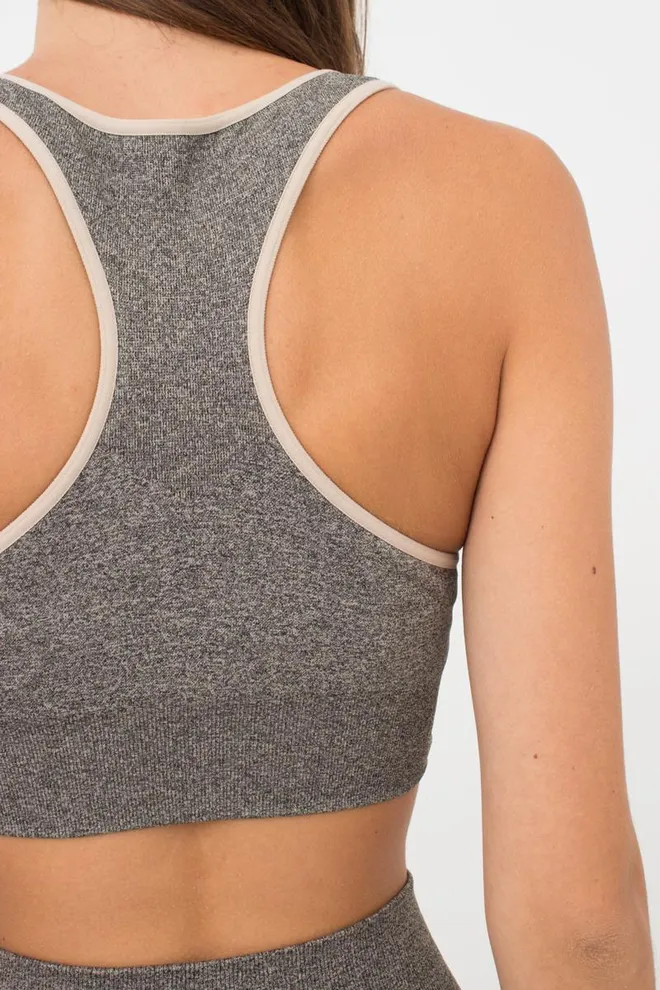 Бесшовный топ на широких бретелях Top Energy Melange Giulia (naturale)