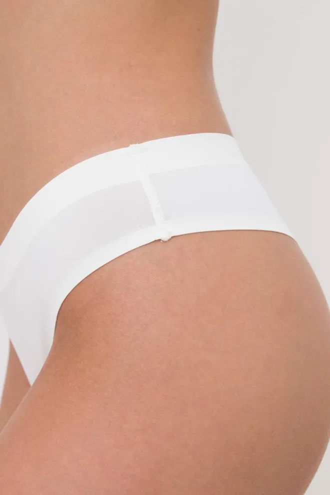 Жіночі труси стрінги Vanessa 2302/20 Giulia (whisper white)