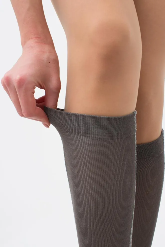 Жіночі блискучі гольфи Wg1 fashion lurex pa 001 Giulia (grey/fumo metallic)