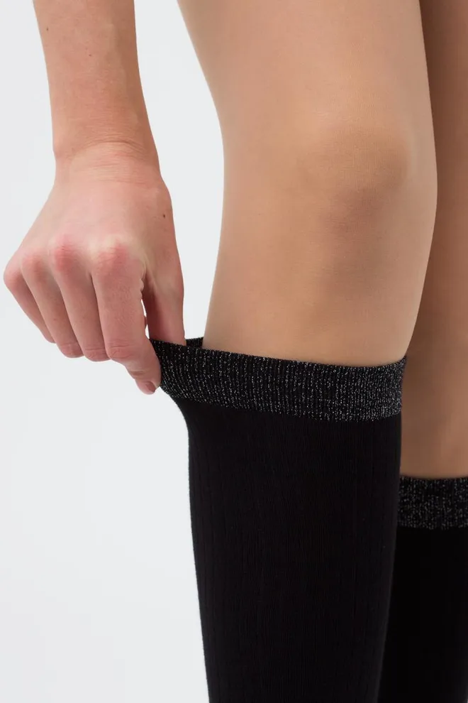 Жіночі блискучі гольфи Wg1 lurex rib 001 Giulia (black/silver metallic)