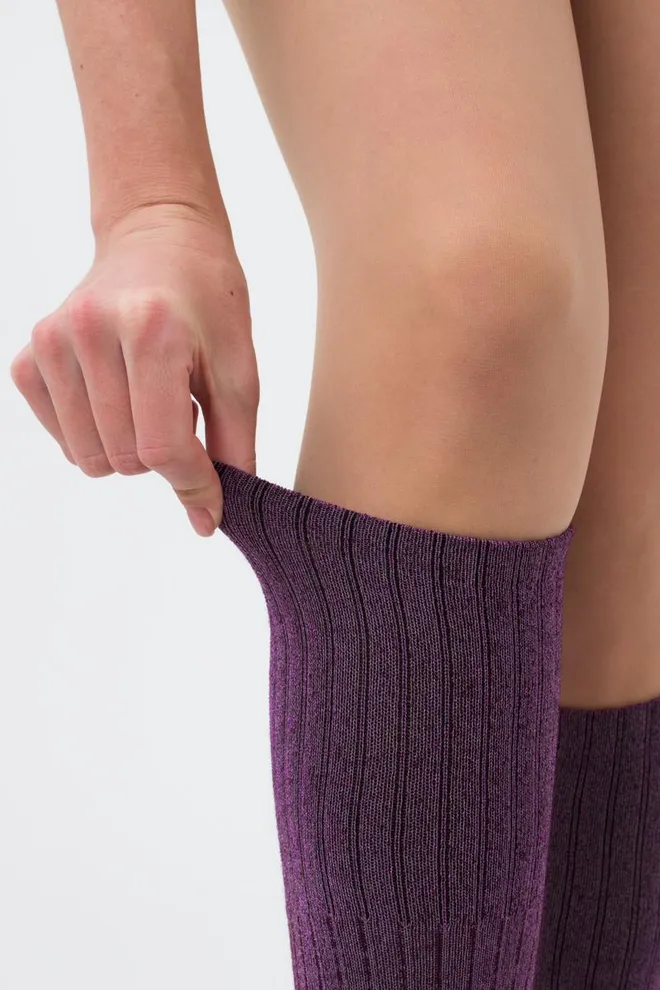 Жіночі блискучі гольфи Wg1 lurex rib strong 001 Giulia (marsala/shiny pink metallic)