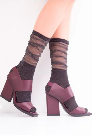 Шкарпетки жіночі високі з блиском Wgc/Mnlx-cl Giulia (nero) Шкарпетки жіночі високі з блиском Wgc/Mnlx-cl Giulia (nero)