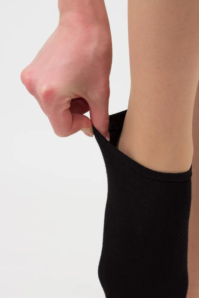 Жіночі шкарпетки слідки Ws0 classic Giulia (black), чорний