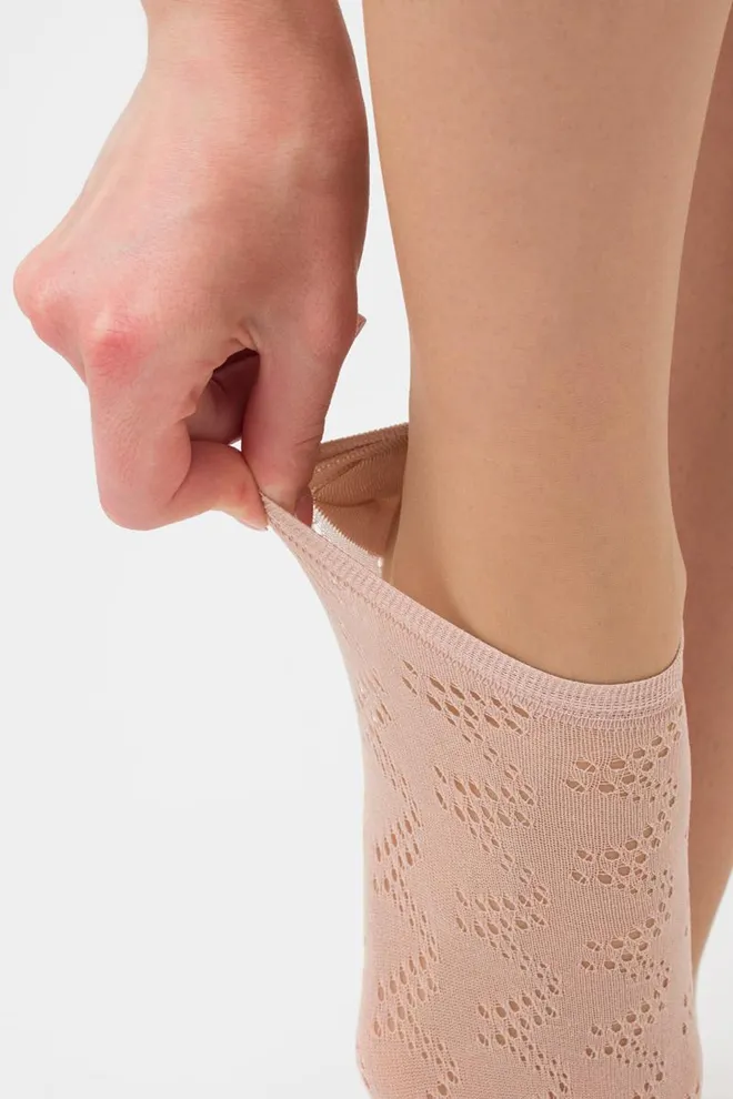 Шкарпетки жіночі невидимі з ажурним малюнком спортивні WS1 Air Pa 001 Giulia (nude)