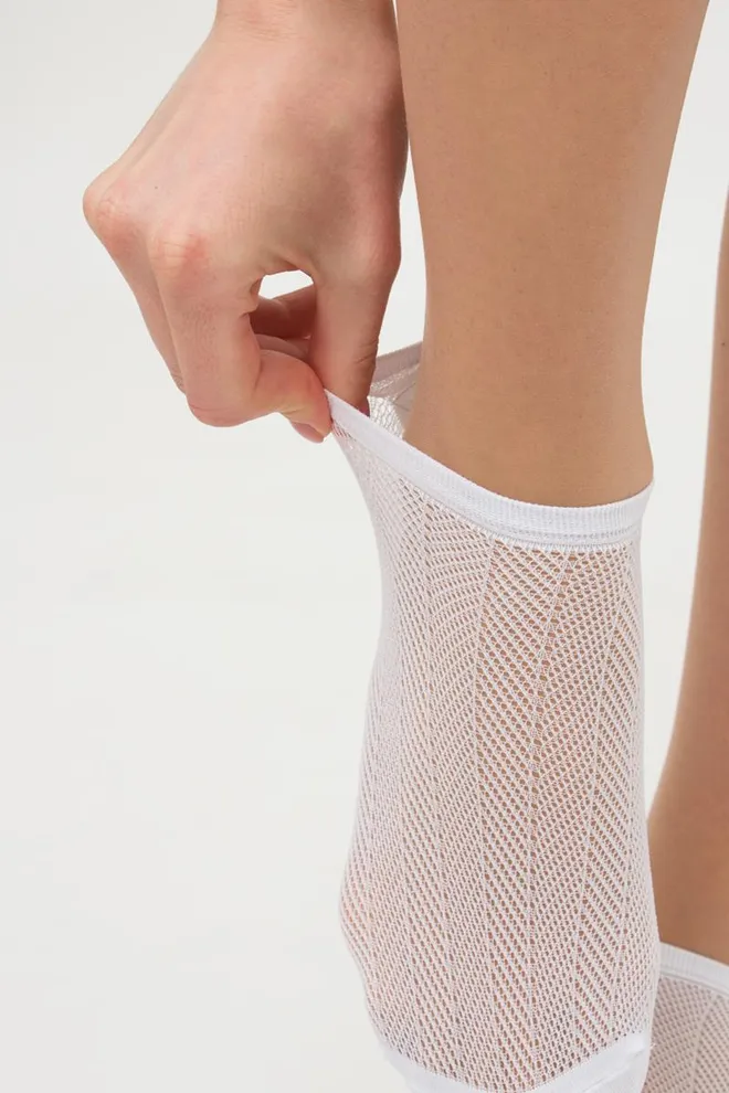 Шкарпетки жіночі невидимі з ажурним малюнком спортивні WS1 Air Pa 003 Giulia (bianco)