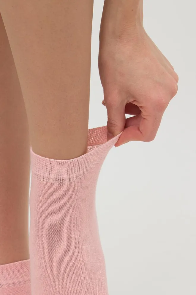 Шкарпетки жіночі Ws2 Classic Giulia (geranium)