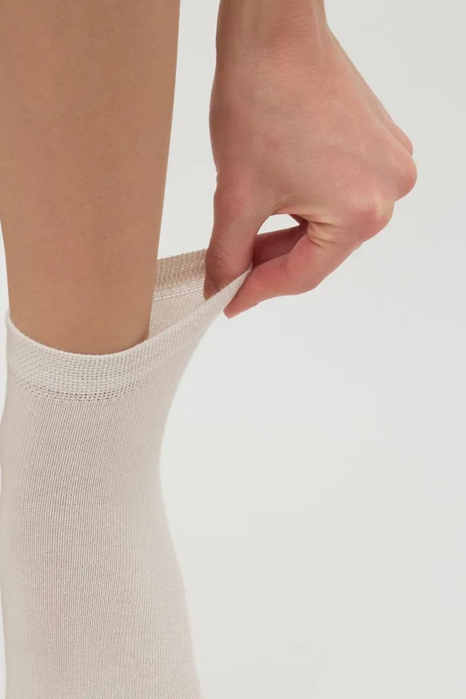 Шкарпетки жіночі Ws2 Classic Giulia (panna)