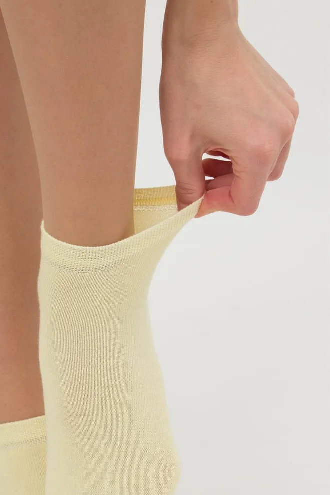 Шкарпетки жіночі Ws2 Classic Giulia (light yellow)