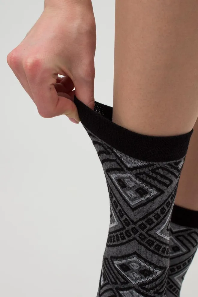Жіночі високі шкарпетки з візерунком Ws3 Background 006 Giulia (black/steel)