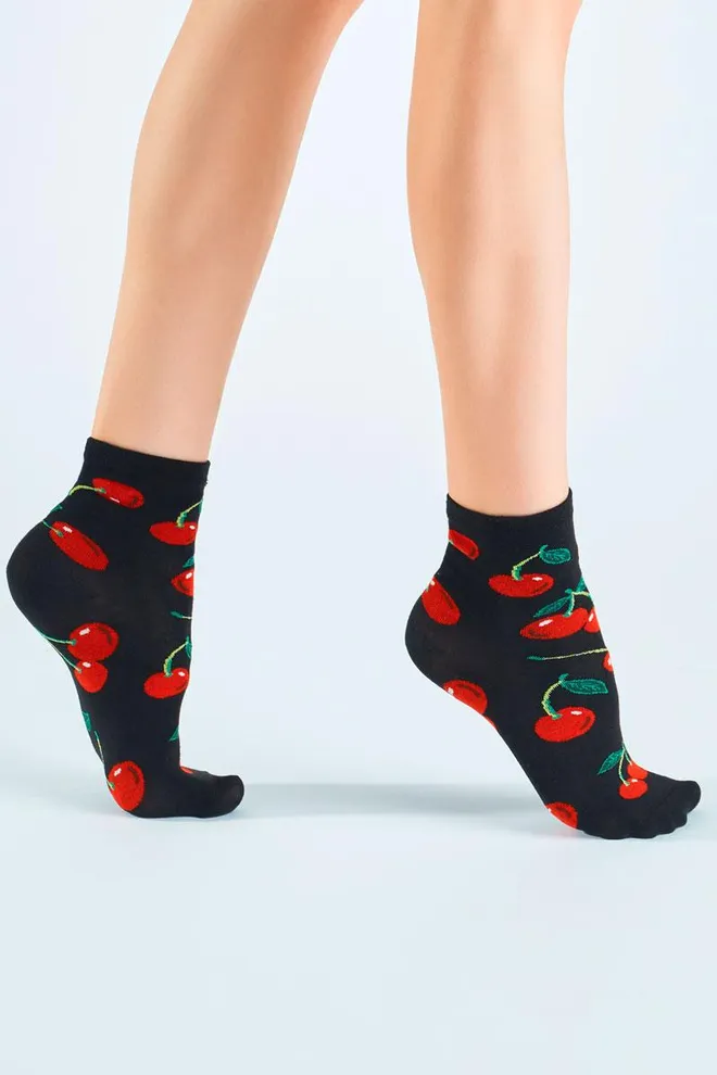Шкарпетки жіночі класичні з фруктами WS3 soft berry 006 Giulia (black)