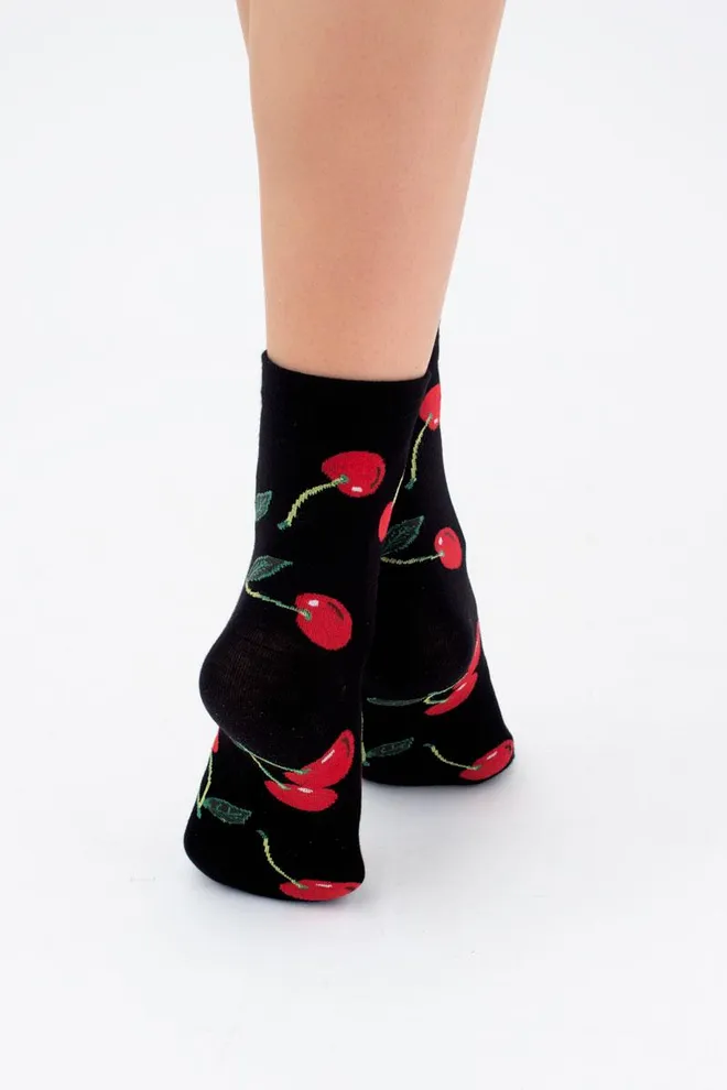 Шкарпетки жіночі класичні з фруктами WS3 soft berry 006 Giulia (black)