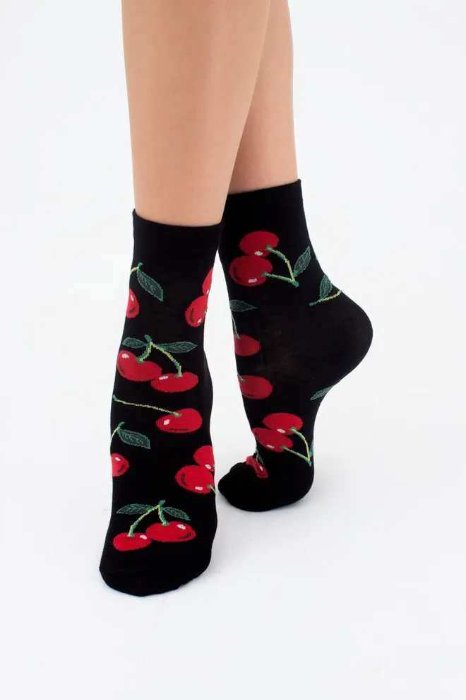 Шкарпетки жіночі класичні з фруктами WS3 soft berry 006 Giulia (black)