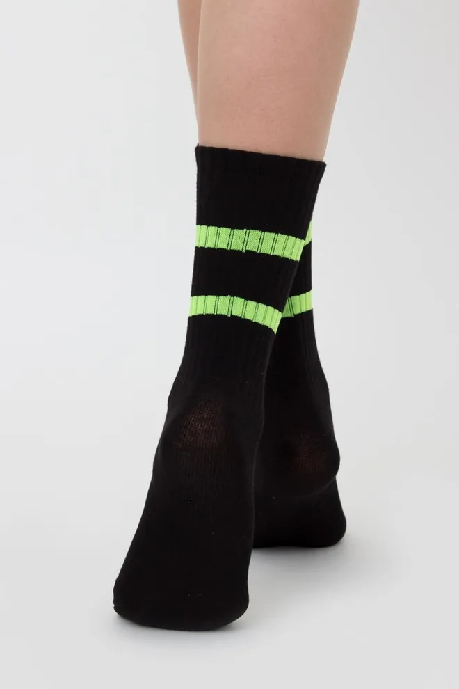Шкарпетки жіночі класичні Ws3 soft neon 002 Giulia (black/yellow)