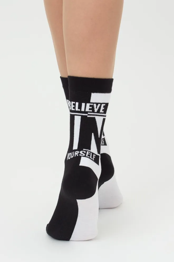 Шкарпетки жіночі високі з написом WS3 Text 001 Giulia (black/white)