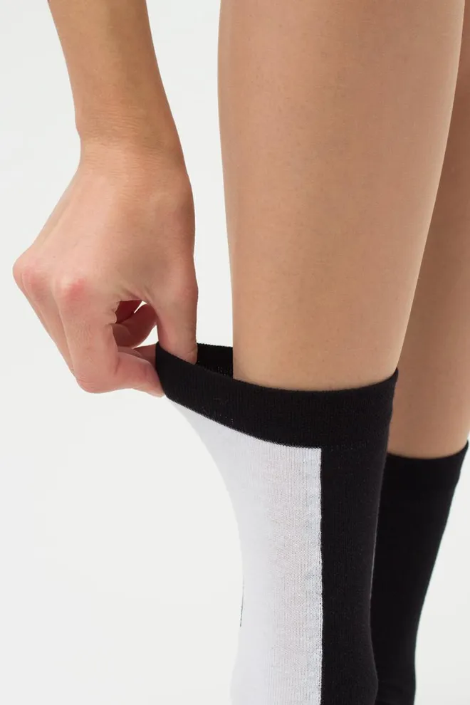 Шкарпетки жіночі високі з написом WS3 Text 001 Giulia (black/white)