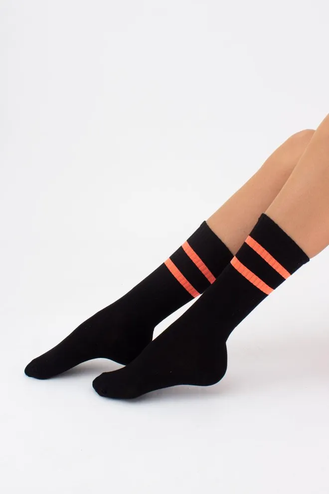 Шкарпетки жіночі високі Ws4 soft neon 002 Giulia (black/orange)