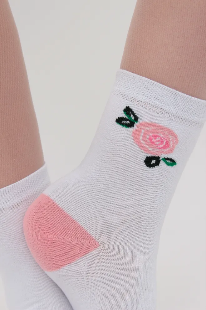 Набір кольорових жіночих шкарпеток WS3 SET 8  Giulia (black/white/geranium) чорний/білий/рожевий